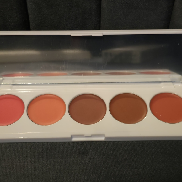 SERAPHINE BOTANICALS Rhubarb + Rose - Creamy Lip & Cheek Palette - Picture 6 of 6